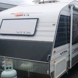 A-frame and DO35 off-road hitch close-up