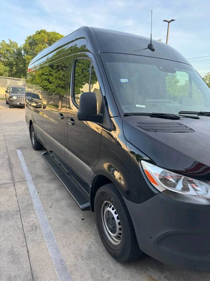 Mercedes-Benz Sprinter 2500 15-passenger van angled ¾ view