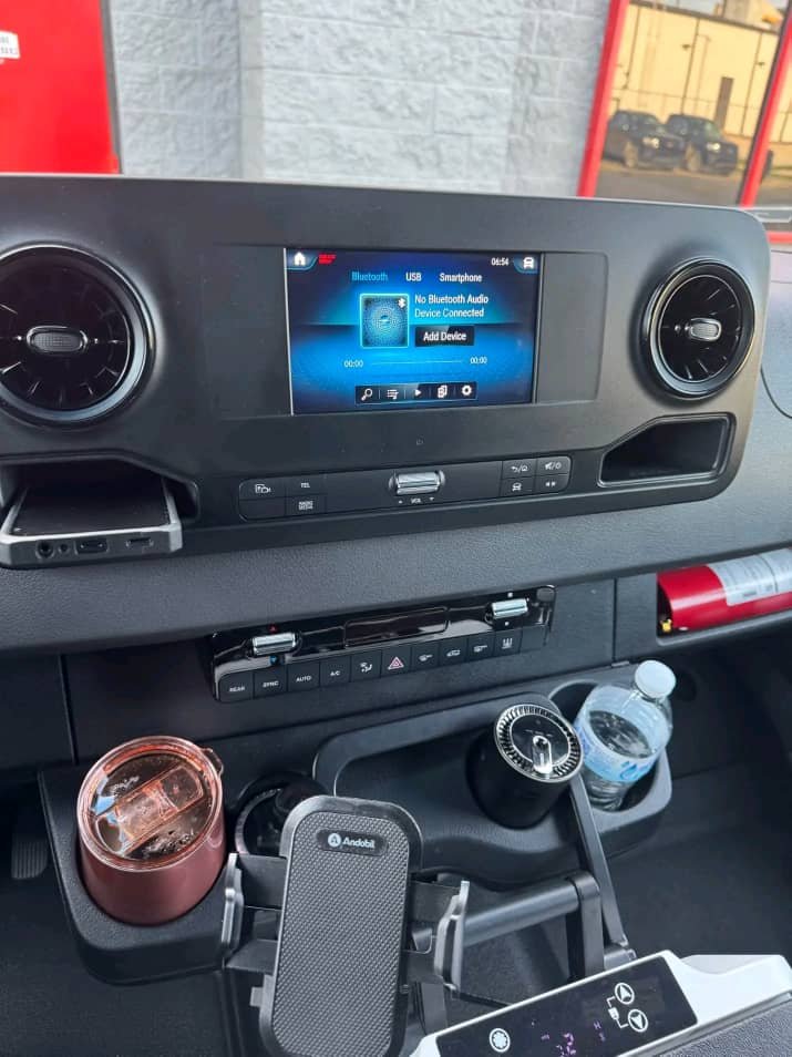 Mercedes-Benz Sprinter 2500 dashboard layout