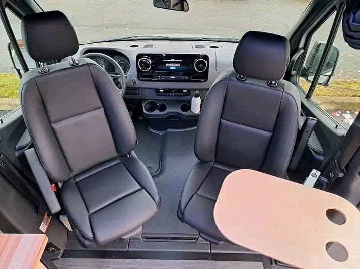 Driver cockpit with swiveling seats in 2016 Mercedes-Benz Sprinter