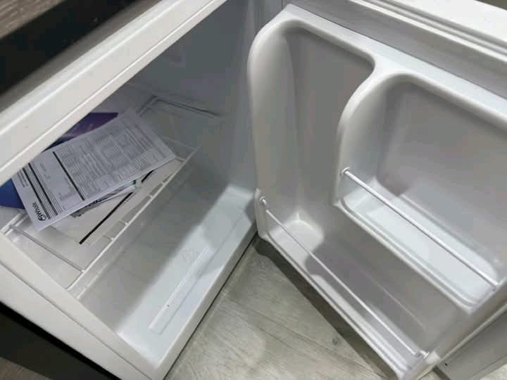 Compact campervan fridge unit
