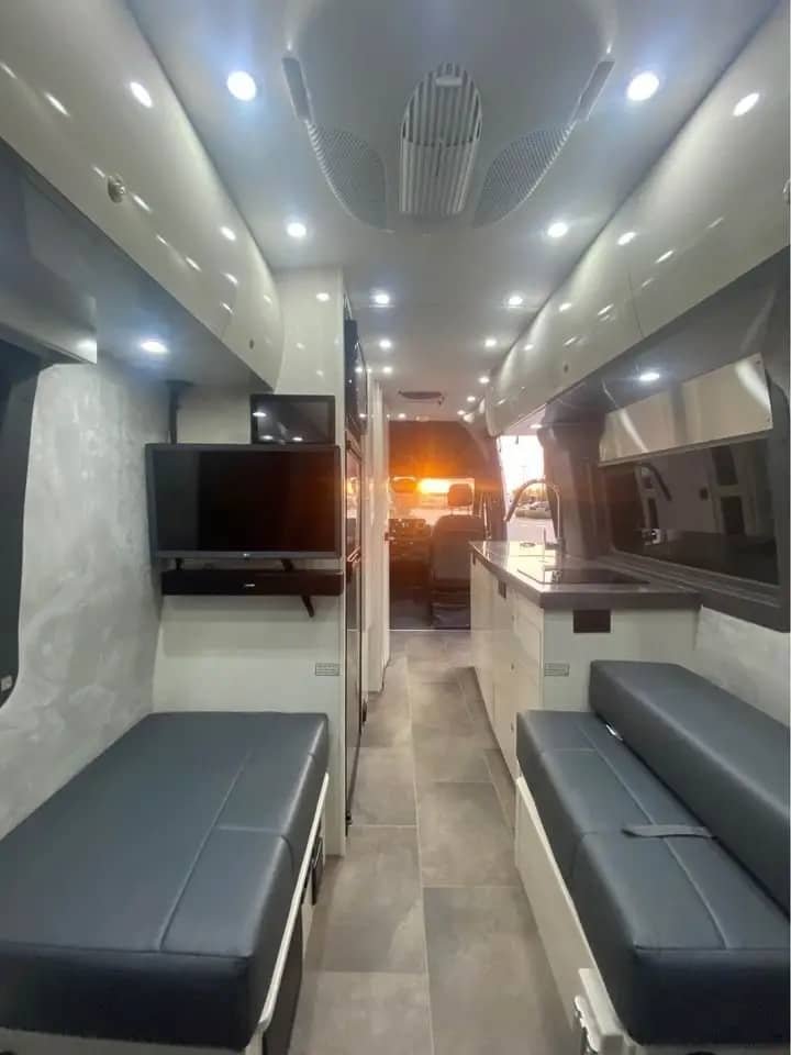 Sprinter 3500 interior walk-through showing living space