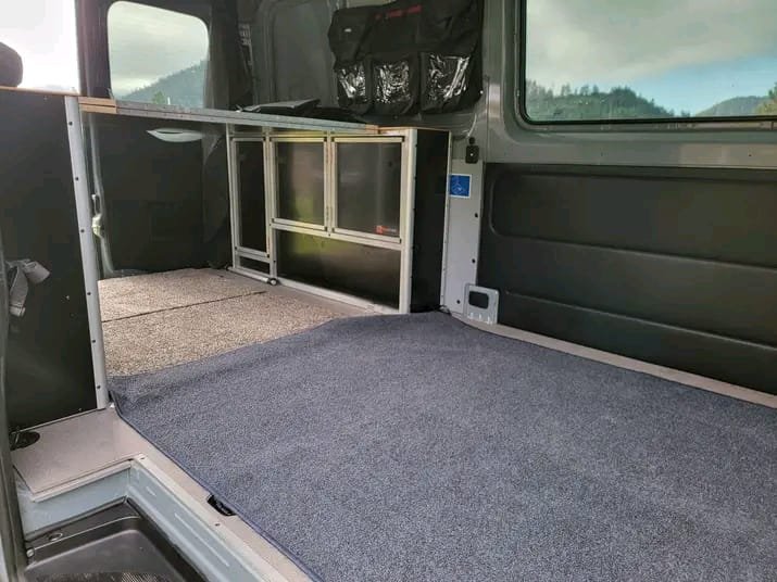 Front seating area of Mercedes-Benz Sprinter 4x4
