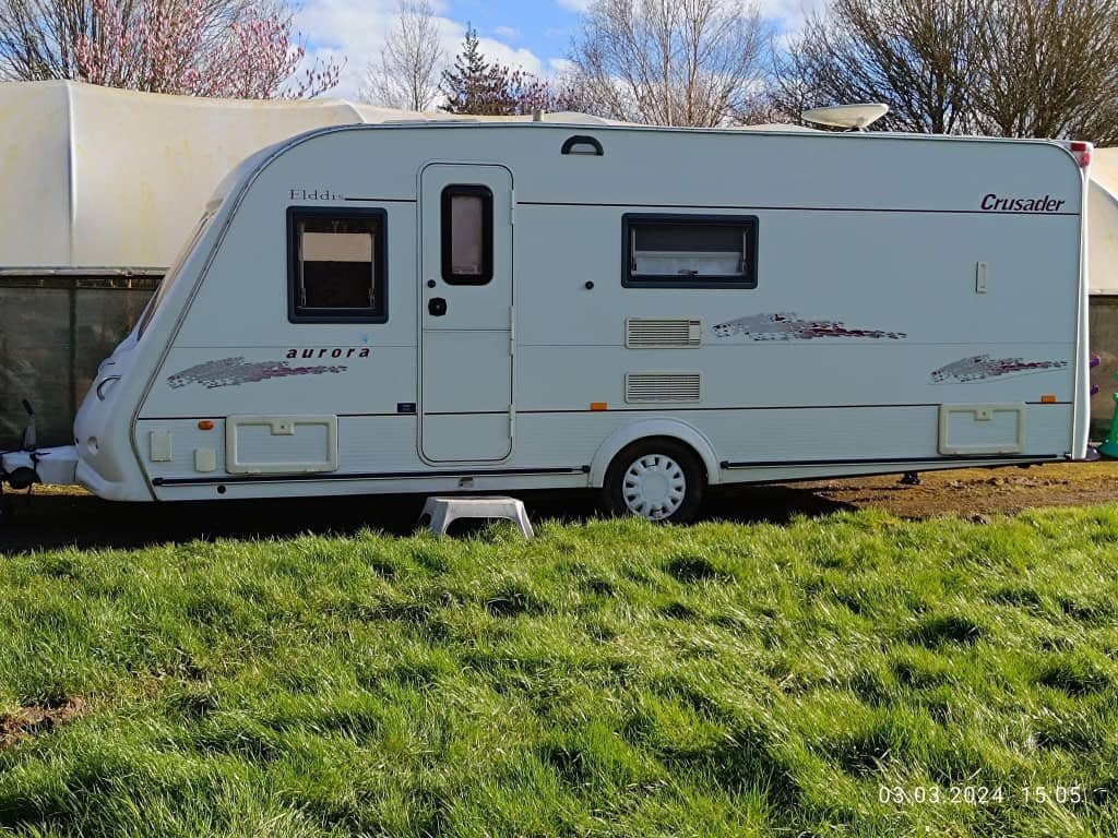 Right side exterior of Elddis Crusader Aurora