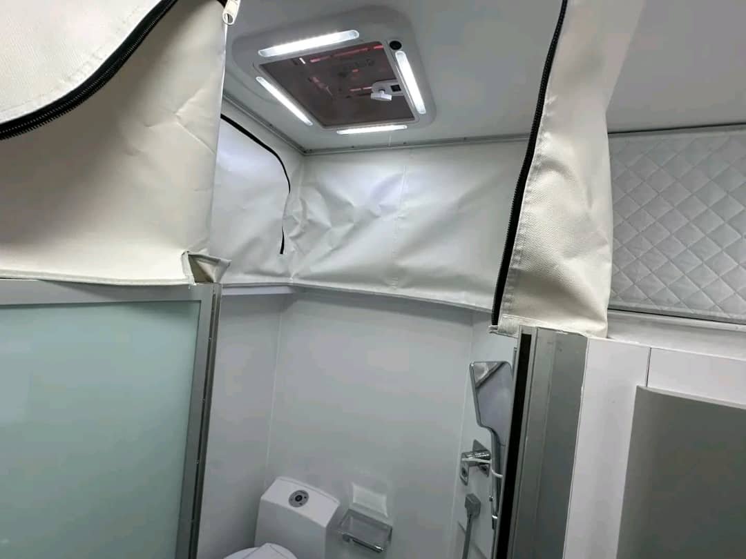 Water tanks and underbody protective shielding