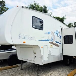 Exterior body view of 2006 Forest River Wildcat 32ft trailer