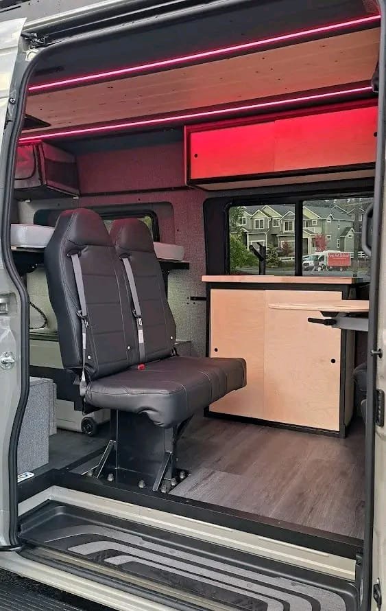 Interior seating layout of Mercedes-Benz Sprinter