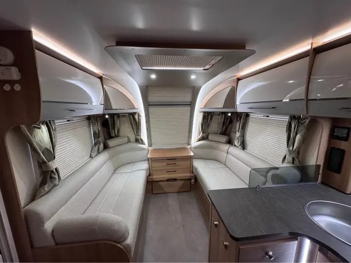 Bailey Alicanto Grande Estoril front lounge converts to double bed