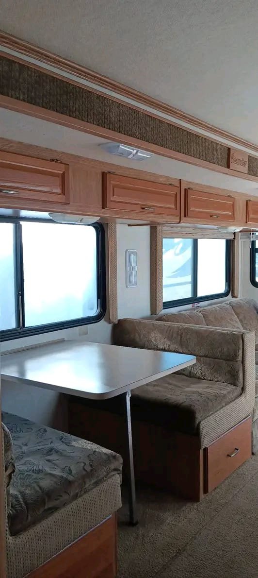 Dining area in 2005 Fleetwood Bounder Class A motorhome