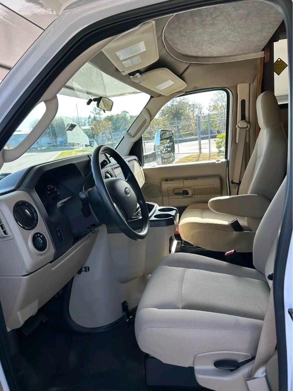 Driver cockpit of 2019 Minnie Winnie Class C