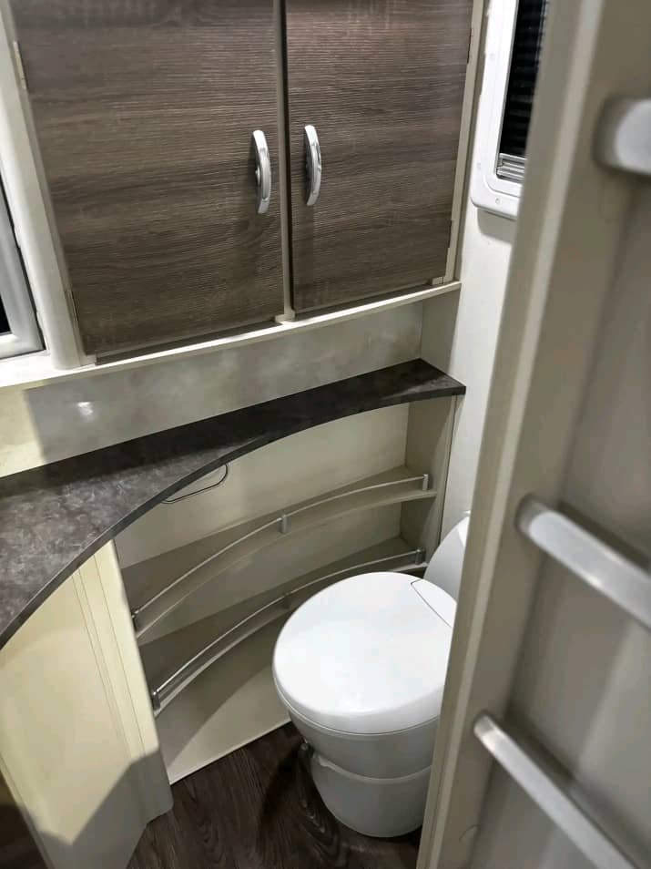 Ensuite toilet in Jergens Skygazer caravan