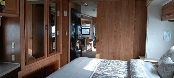 Front exterior of 2005 Fleetwood Bounder 35E motorhome