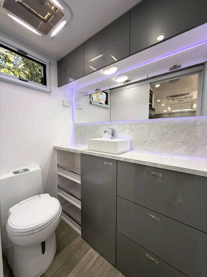 Full ensuite with separate toilet and shower in Stallion Colt