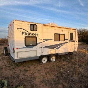 fleetwood class c rvRight side exterior view of 2006 Fleetwood Pioneer RV
