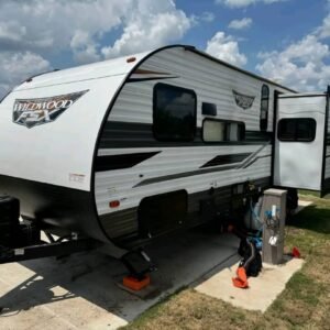 Hitch, tongue, and suspension system on Wildwood FSX 169RSK for 2023 forest river wildwood