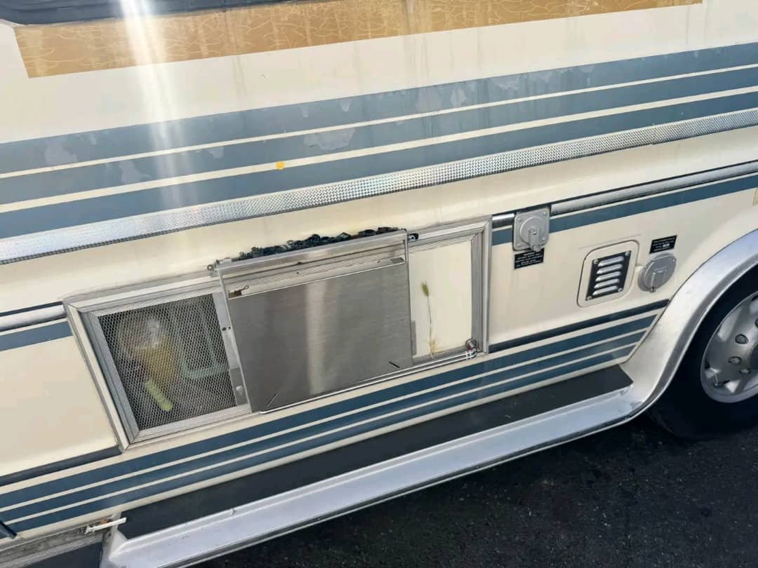 Undercarriage of 1990 Ford Econoline E250 camper van