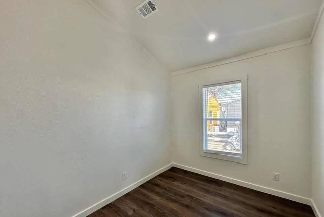 Decorative beam ceiling in modern mobile home